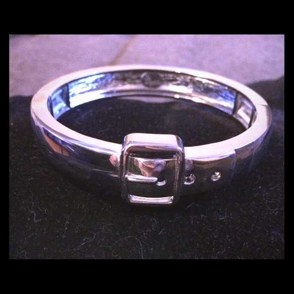 Lia Sophia Jewelry - Lia Sophia "attached" bracelet NWOT