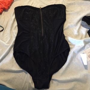 Silence and notice strapless bodysuit