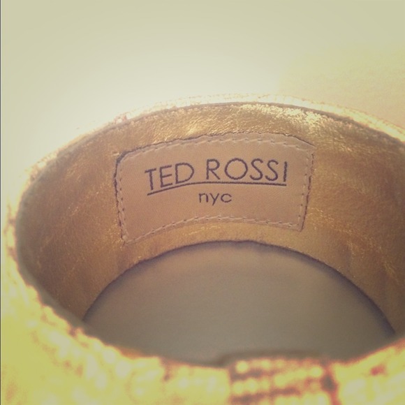 Ted rossi cuff