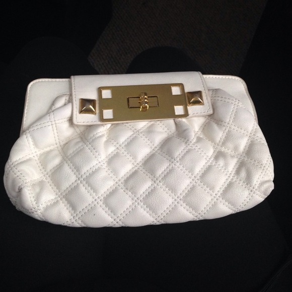 2B BEBE Off white Clutch
