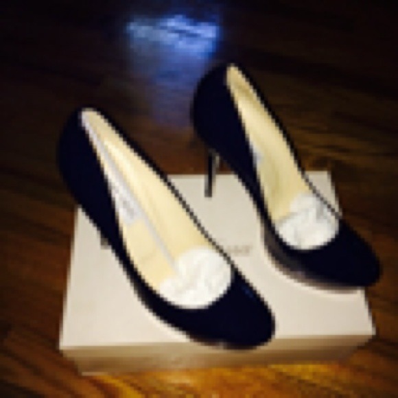 Shoes - Picture 2 of 3
