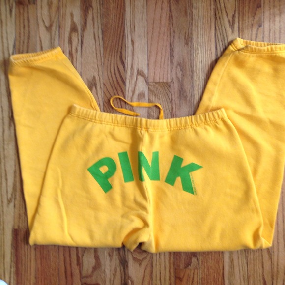 PINK Victoria's Secret Capri sweats
