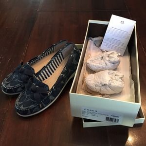 STEAL❗️Coach Carisa indigo boat shoe⭐️worn 2x