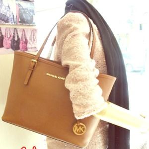 Michael Kors Jet Set Medium Travel Tote - brown