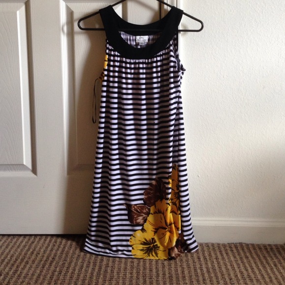 Black and white dress with yellow flowers