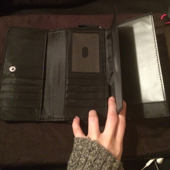 Studded black wallet - Picture 4 of 4