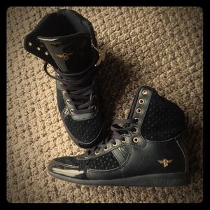 ❌Sold in bundle deal ❌ Black sneakers! Very cute