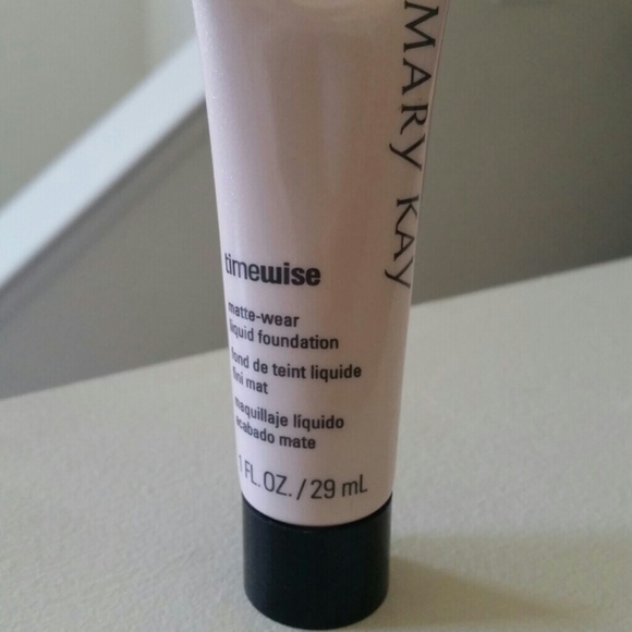 Mary Kay Timewise Liquid Foundation Bronze 1