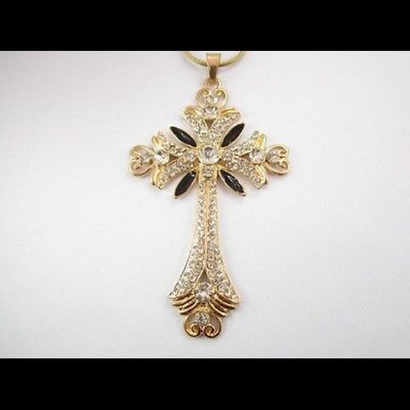 Beautiful crystal rhinestone cross necklace. - Picture 2 of 2