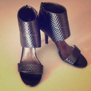 Cute black heels😉