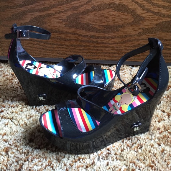 Gwen Stefani Harajuku Lovers Black Patent Platform
