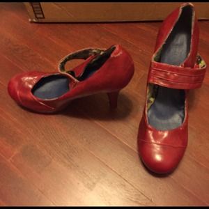 Madden girl red pumps sz 10