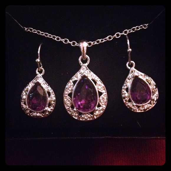 A beautiful amethyst birthstone set!