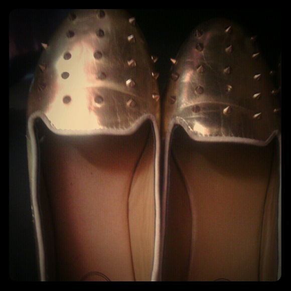 HIGH HEELS