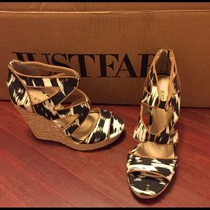 New animal print wedges s10