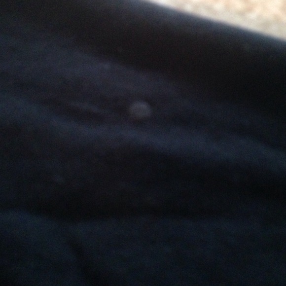 Black and Grey Capri Yoga Pants - Picture 3 of 3