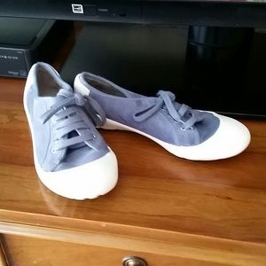 *FINAL*SALE*PRICE* Clarks Blue Suade Shoes Walker