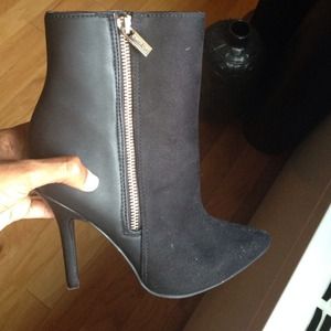 Jennifer Lopez Shoes - Zipper point toe booties Jennifer Lopez Shoes - Zipper point toe booties