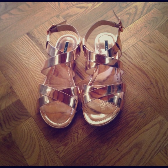 rose gold stewpot sandals