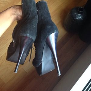Steve Madden Shoes - Steve Madden lace up booties Steve Madden Shoes - Steve Madden lace up booties