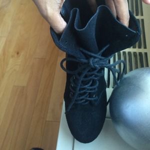 Steve Madden Shoes - Steve Madden lace up booties Steve Madden Shoes - Steve Madden lace up booties
