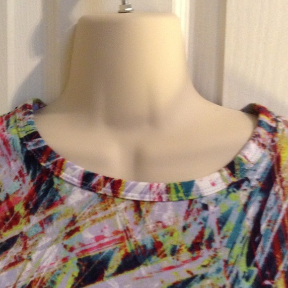 Lightweight shirtsleeved top - Picture 2 of 2