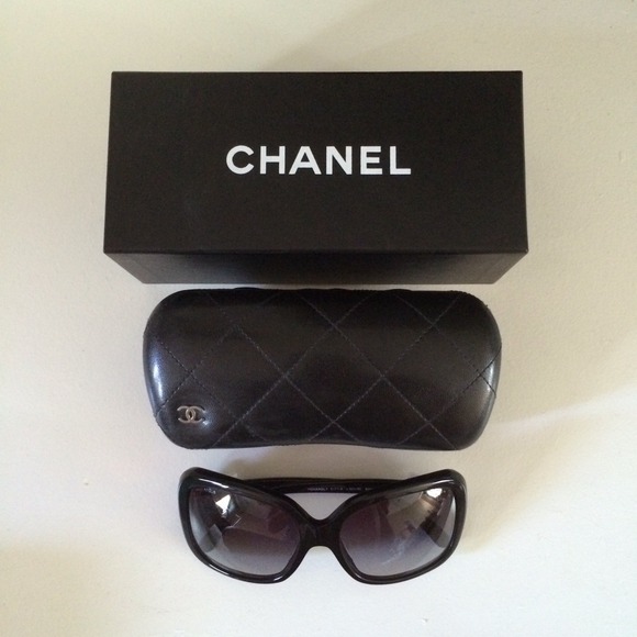 Chanel sunglasses -PRICE AS IS!!!!! - Picture 2 of 3