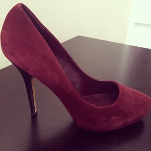 ✨HOST PICK!✨Suede Maroon Heels