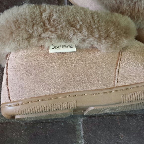 *Gifted* Bearpaw Sheepskin Shoes - Picture 2 of 4