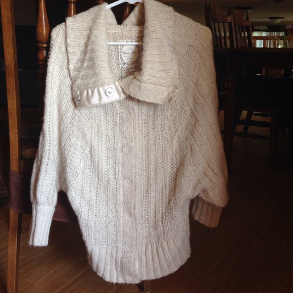 Cream guess jeans cardigan sweater