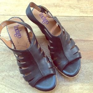 Black Wedges