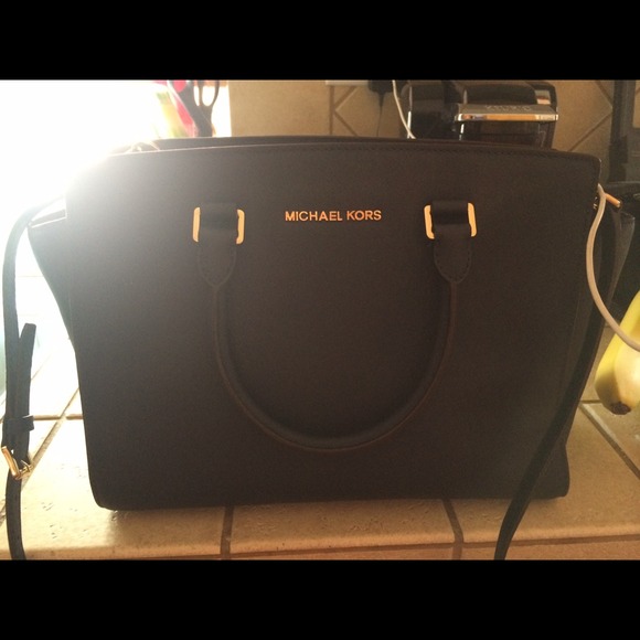 AUTHENTIC Michael Kors Selma (Gently Used)