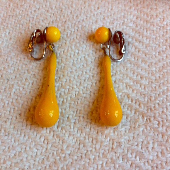 Vintage Yellow Clip-On Costume Earrings - Picture 1 of 1