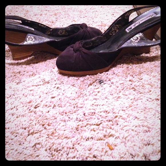 American eagle heels