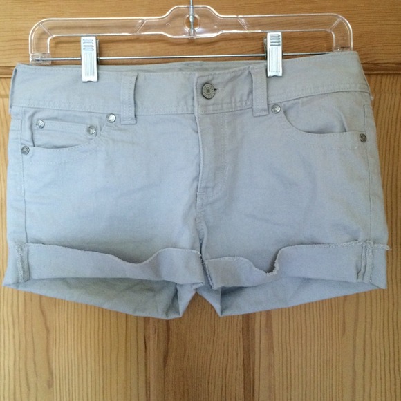 Abercrombie taupe colored shorts