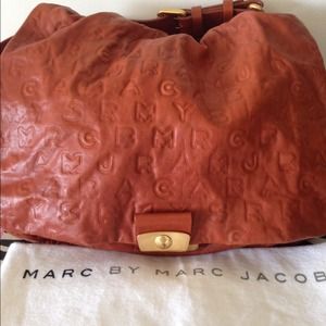 Marc Jacobs Everyday Purse! Great Cognac color