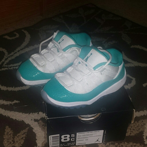 Jordan 11 retro low bt aqua 8.5c toodler deadshock