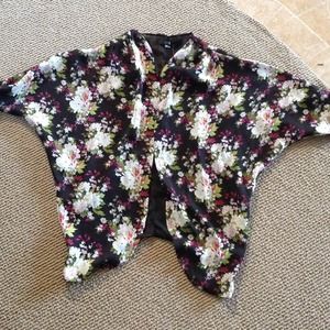 New With Tags Forever 21 Floral Kimono