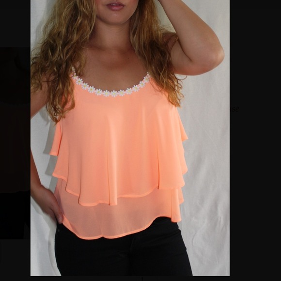 ❤️SOLD❤️ Peach Daisy Strap Blouse - Picture 2 of 4