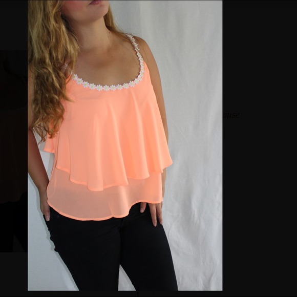 ❤️SOLD❤️ Peach Daisy Strap Blouse - Picture 3 of 4