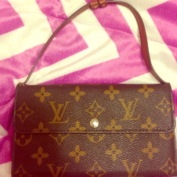 LOUIS VUITTON  " adjustable wallet " clutch