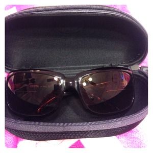ISABELA Costa Del Mar Tortoise framed sunglasses.