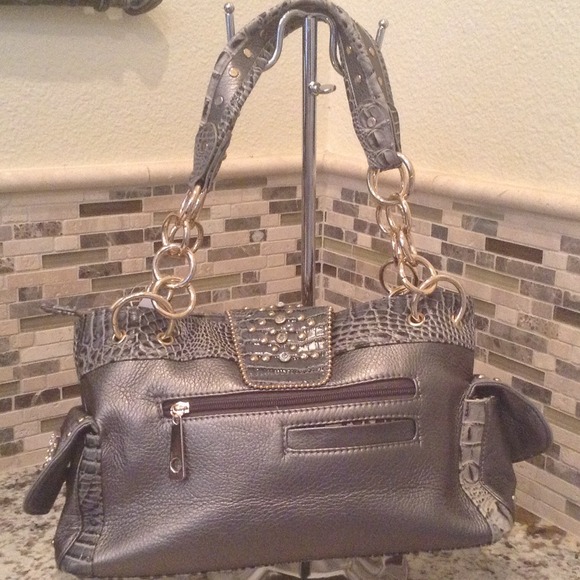 (🔴SOLD🔴)Silver Belted Sparkle Handbag - Picture 2 of 3