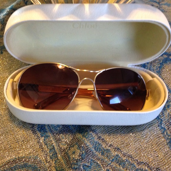 Chloe sunglasses & new reebok zignano sz7.5 bundle