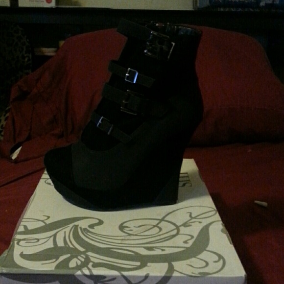 Rhythm Black Boots - Picture 2 of 4