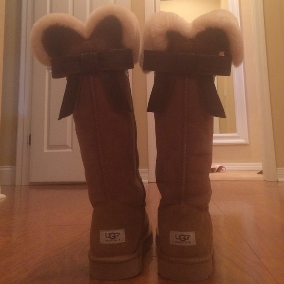 UGG Boots - UGG boots with bow