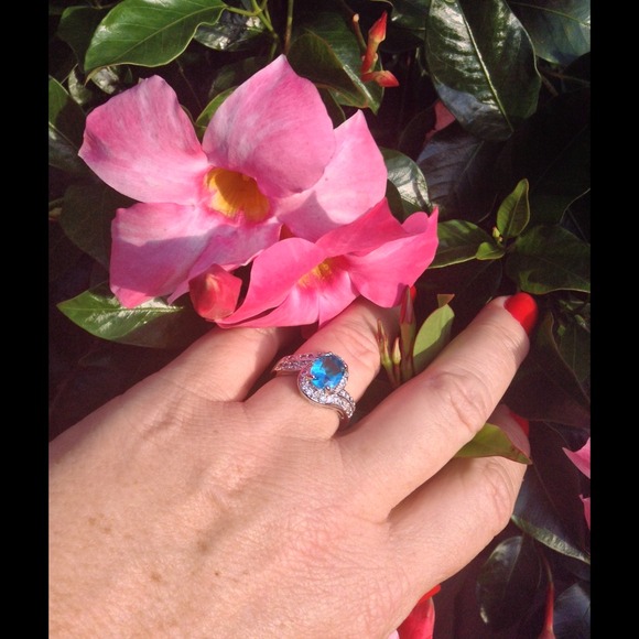💙925 Silver Ocean Blue & White Topaz Ring💙 - Picture 3 of 4