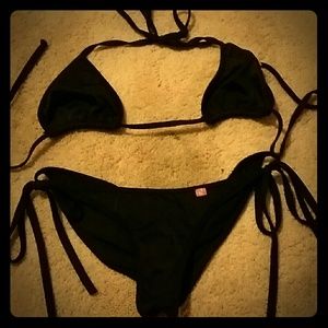 Black Scrunch Butt Bikini