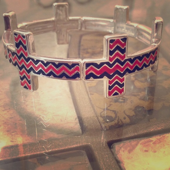 Black and red chevron stretch cross bracelet.