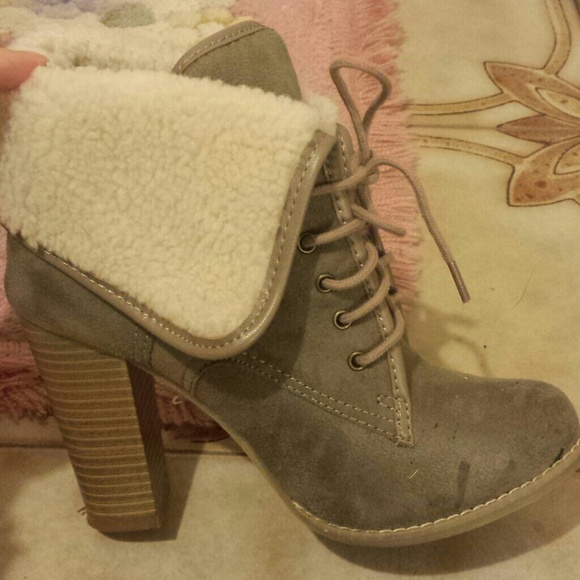 GAP booties - Picture 2 of 4